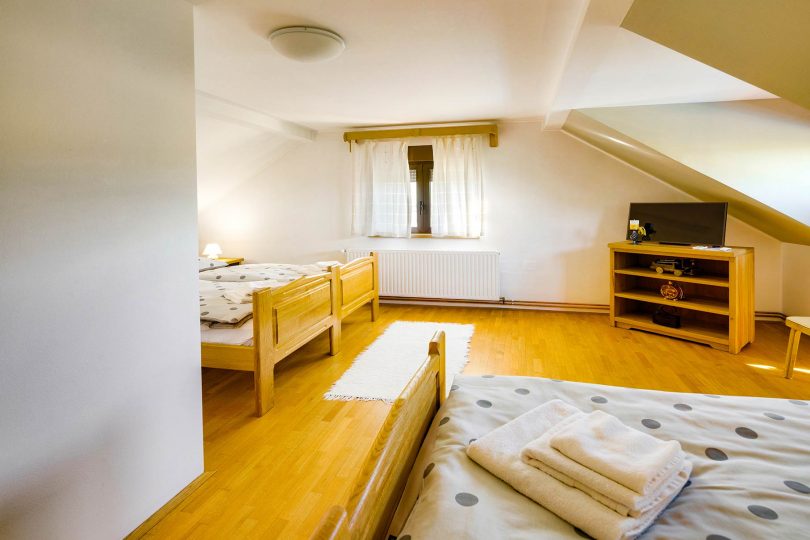 Villa Zora, Karanac
